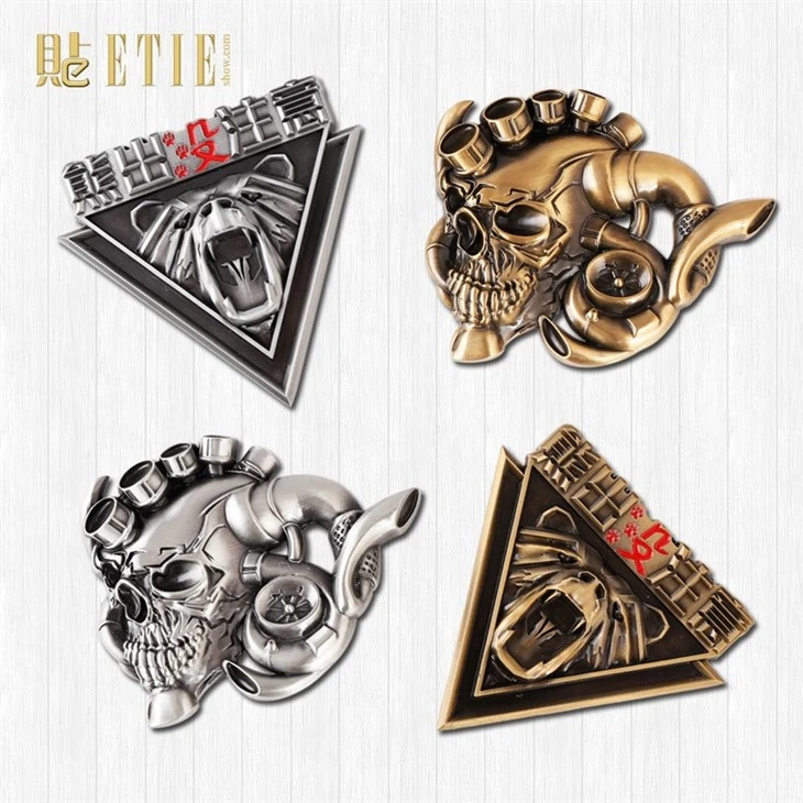 Emblema Turbo Skeleton ABS Dourado Prata