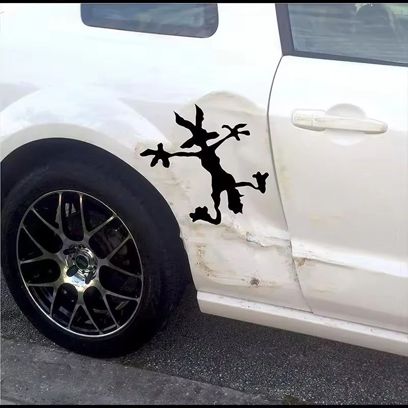 Adesivos de decalque de vinil para carro batendo na parede