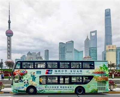 Características e vantagens da publicidade em ônibus de grande porte